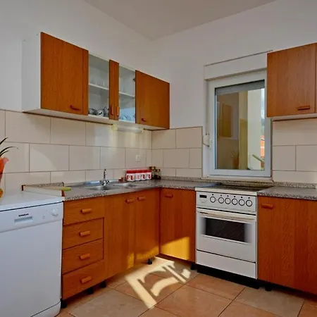 In Kastel Sucurac With Sea View, Balcony, Air Conditioning, Wifi 570-3 Kaštela