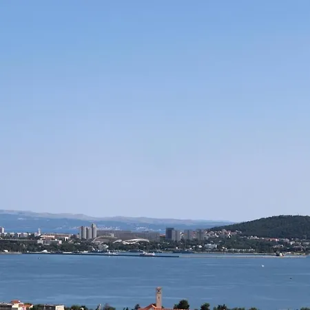 In Kastel Sucurac With Sea View, Balcony, Air Conditioning, Wifi 570-3 * Kaštela