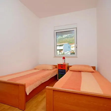 In Kastel Sucurac With Sea View, Balcony, Air Conditioning, Wifi 570-3 * Kaštela
